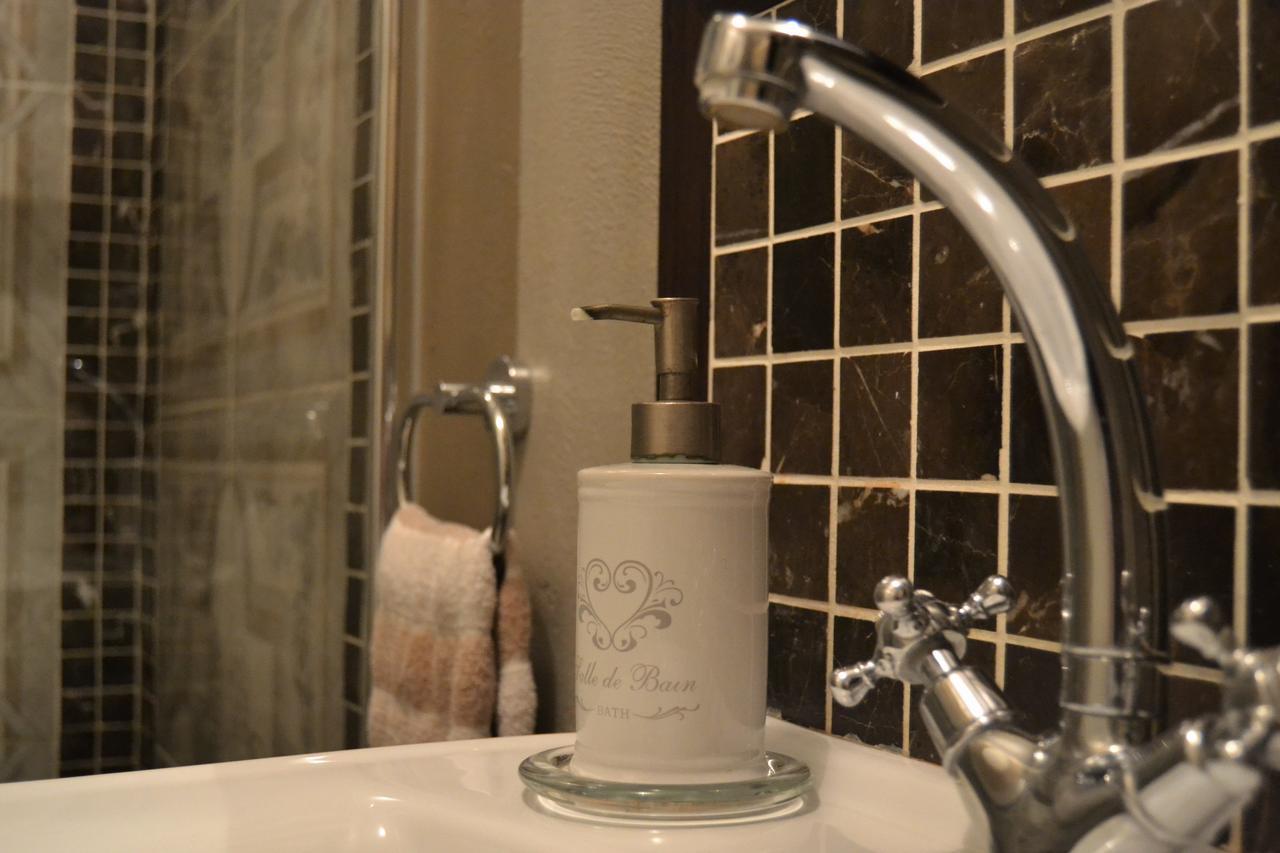 Versailles Self-Catering Wellington Esterno foto